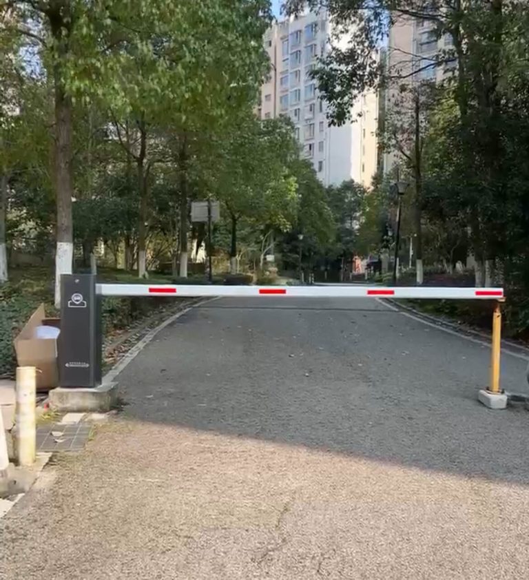 BG01 Automated Parking Boom Barrier Gate System | China Factory Reliable Parking Solutions photo review