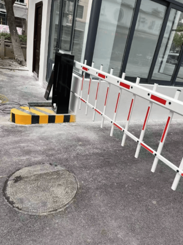 BG02 Automated Boom Barrier Gate | Intelligent Parking System | LED Vehicle Gate Arm | IP54 Protection | 1.5-6s Closing Speed photo review